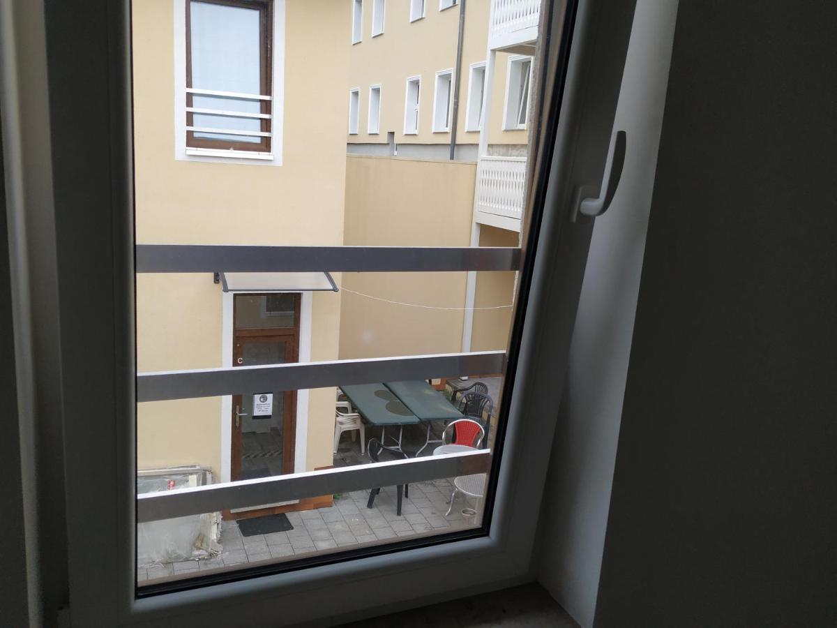 Апартаменты Mehrfamilien Haus Шкойдиц Экстерьер фото